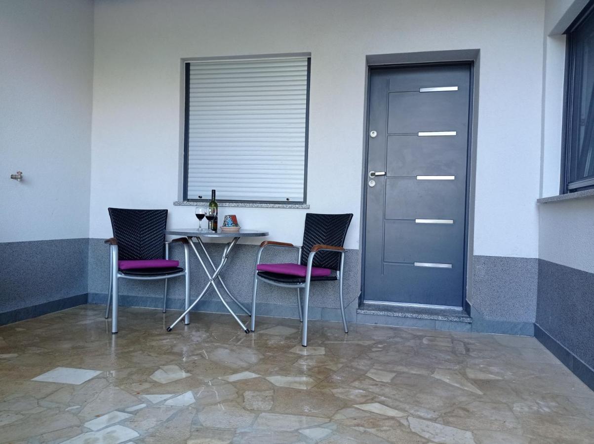 Studio Apartment With Pool Пула Екстер'єр фото