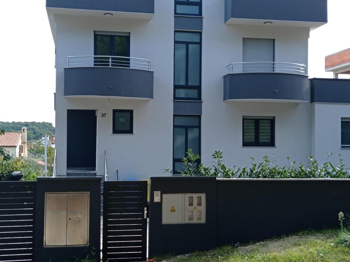 Studio Apartment With Pool Пула Екстер'єр фото