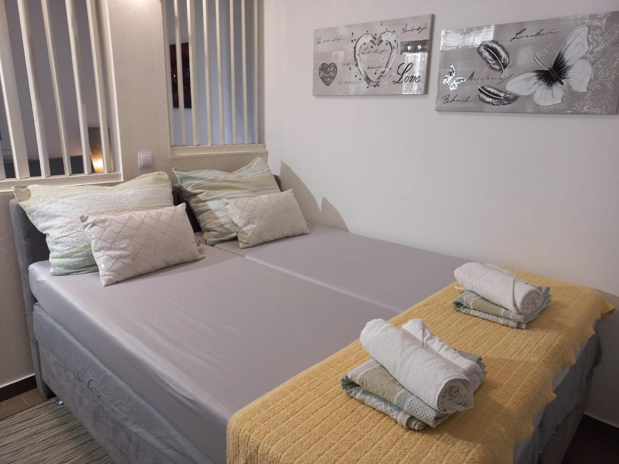Studio Apartment With Pool Пула Екстер'єр фото